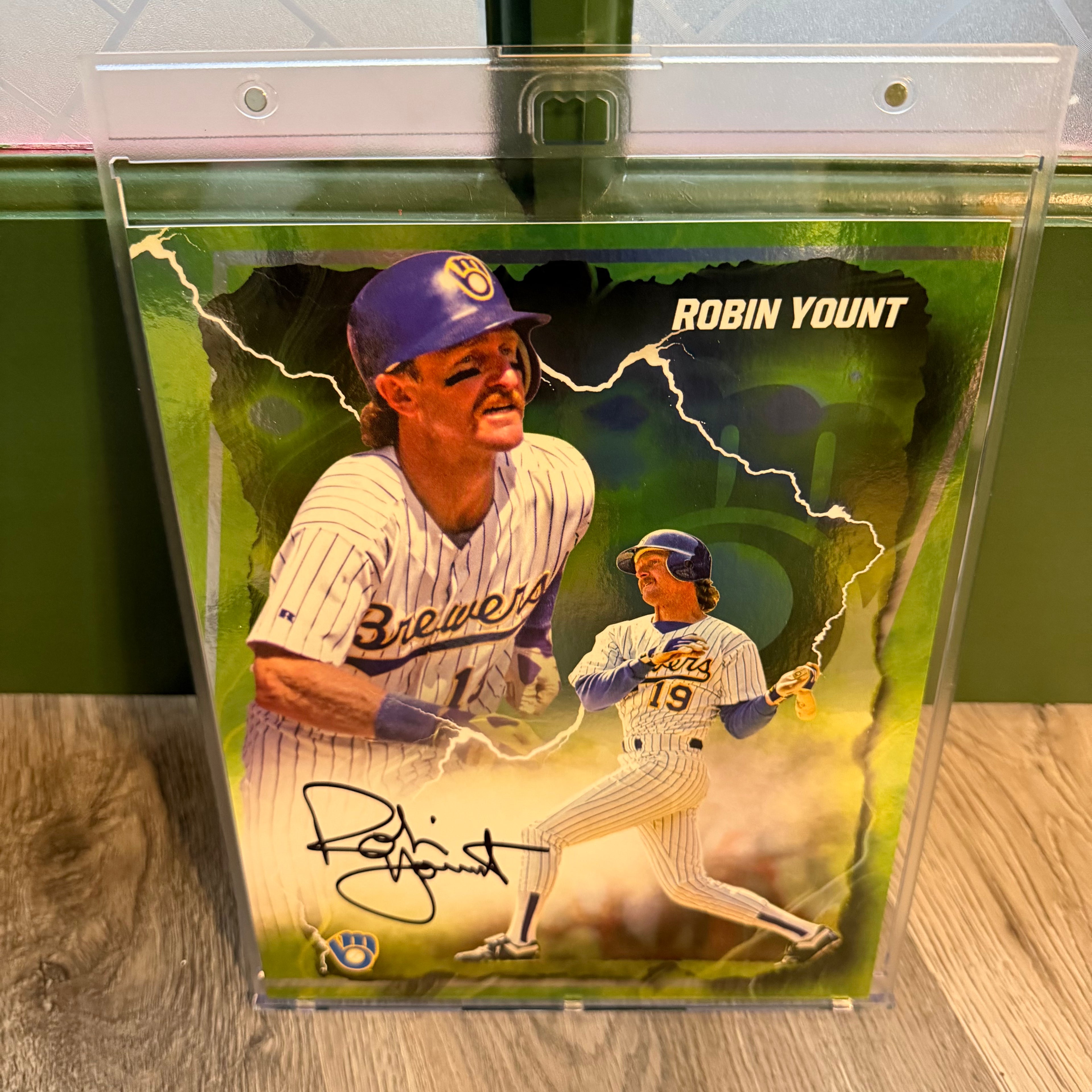 Robin Yount Fanatics Emanate Signed 8x10 Green /99