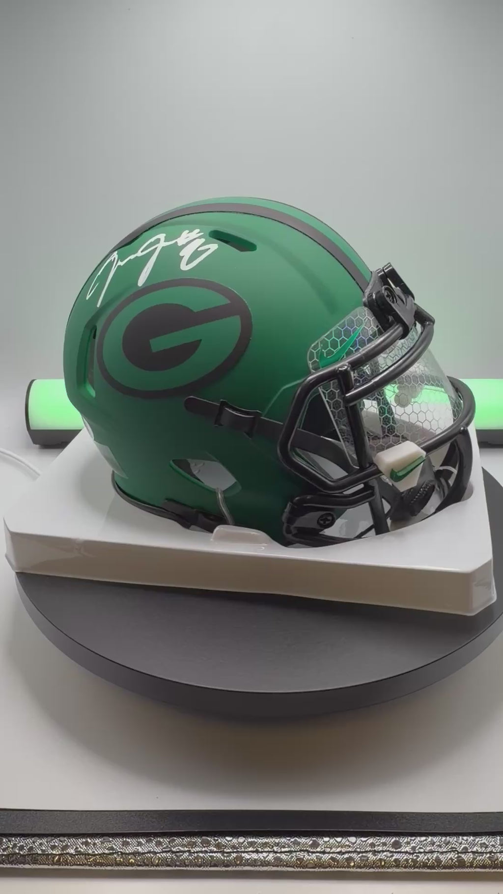 Video of mini helmet spinning on a turn table