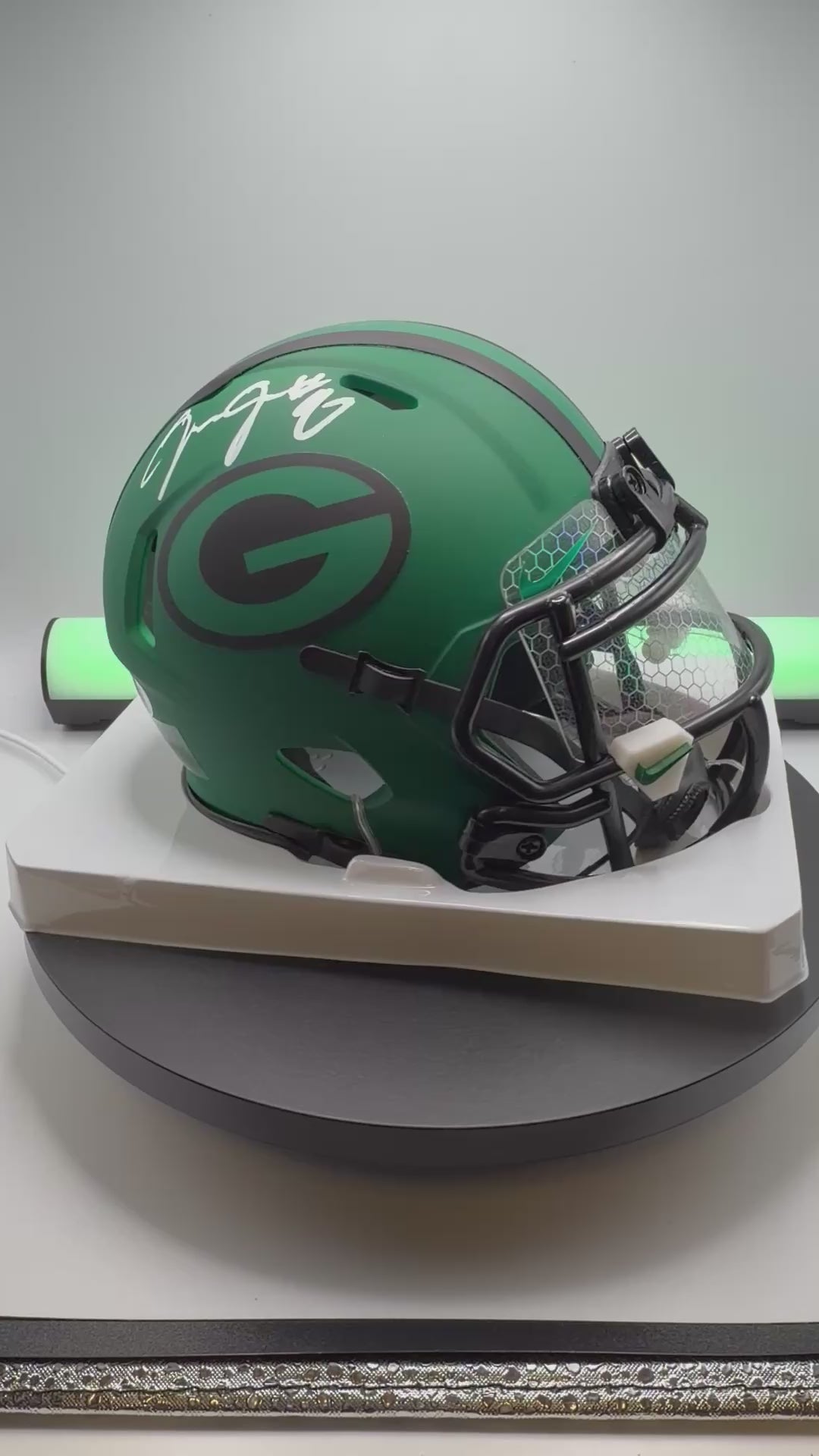Video of mini helmet spinning on a turn table